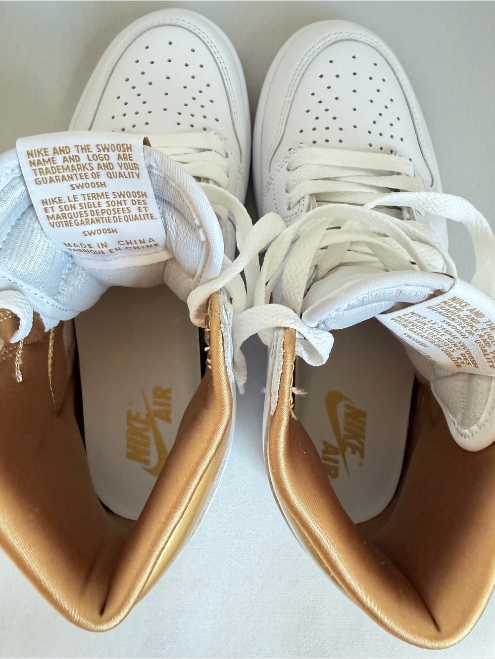 Air Jordan 1 Retro High OG Metallic Gold Women’s Size 6 FD2596-107 - Picture 11 of 12